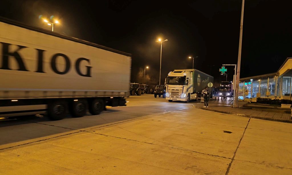 Φορτηγά στον Προμαχώνα