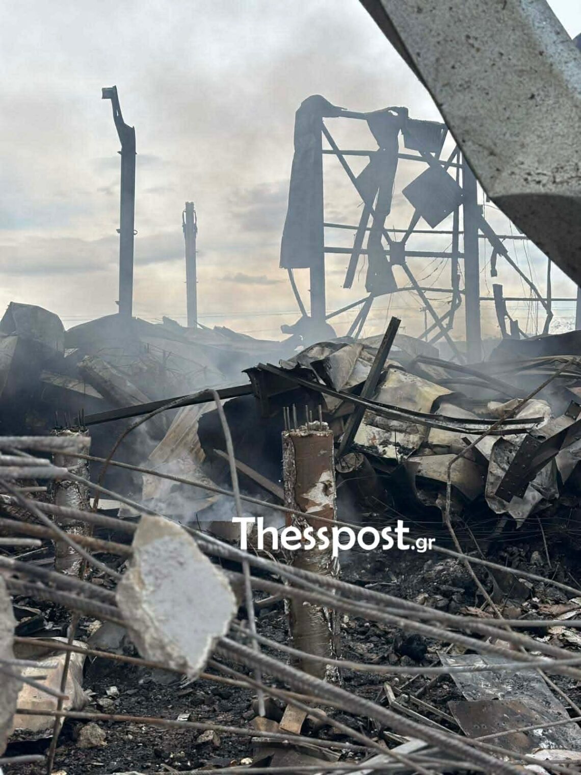 ekrixi-violanta2.jpg Έκρηξη στο εργοστάσιο της Βιολάντα