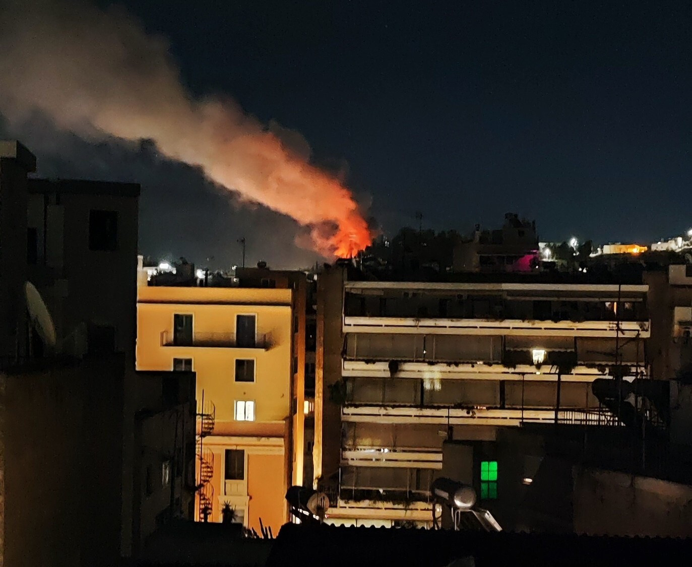 Νέος Κοσμος, φωτιά