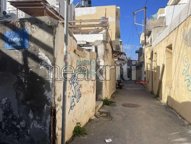 Πτώμα γυναίκας βρέθηκε σε εγκαταλελειμμένο κτίριο