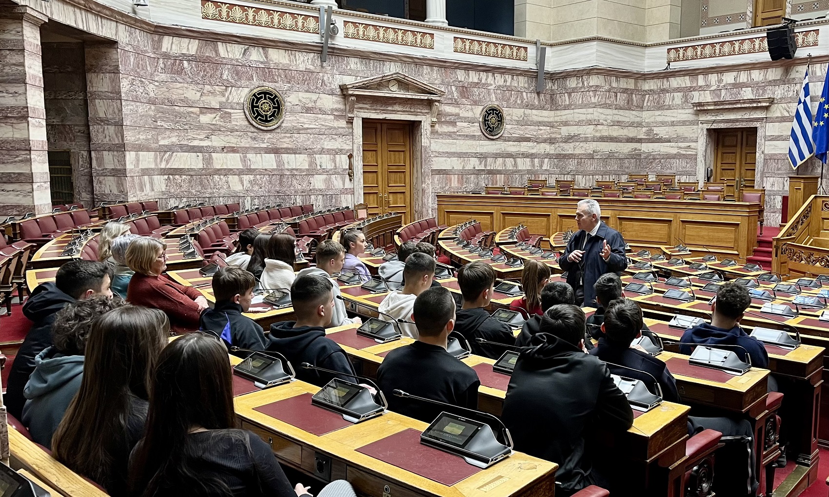 Μάξιμος Χαρακόπουλος σε μαθητές του ΓΕΛ Λάρισας