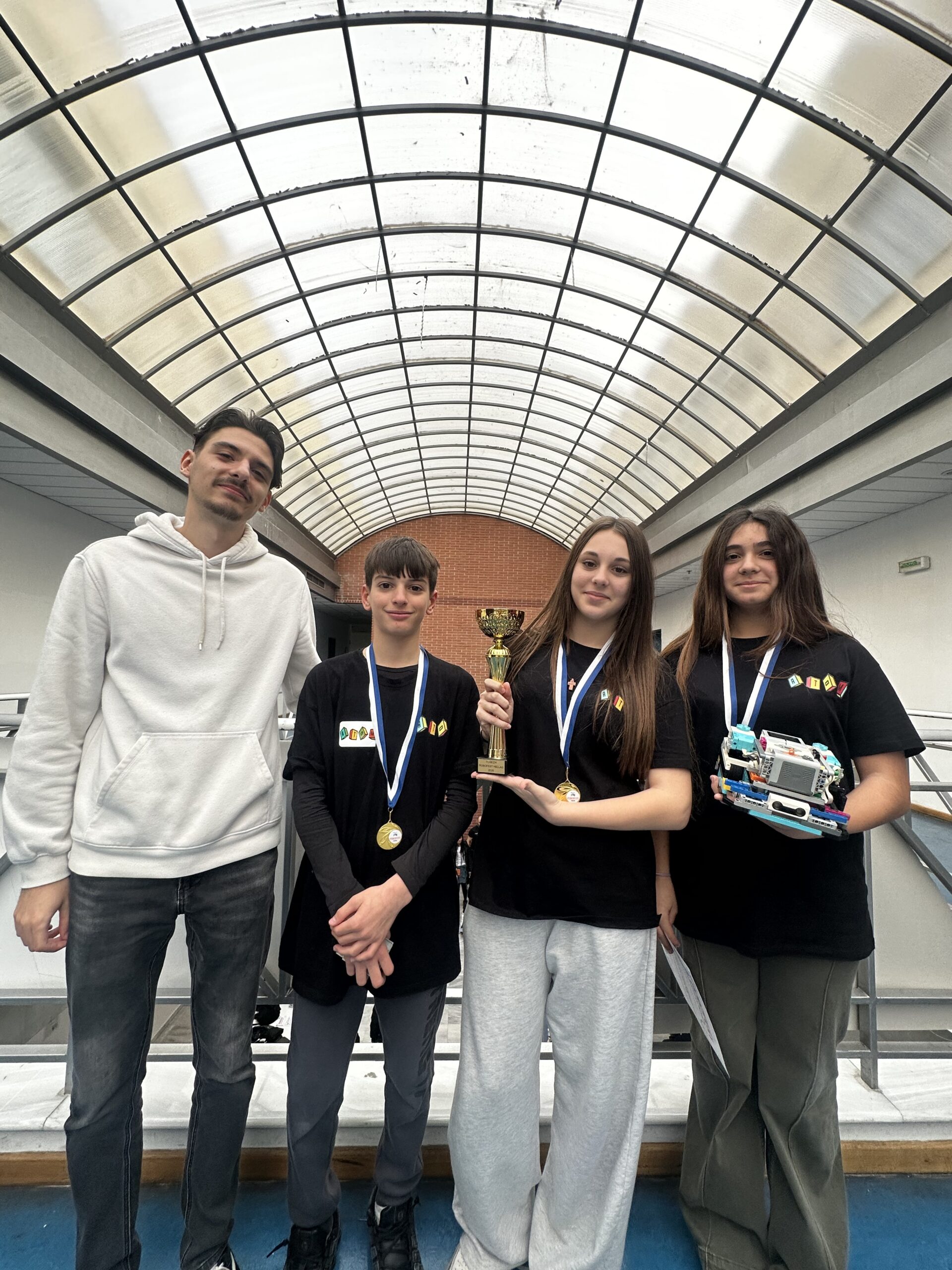 Πρωτιά για μαθητές στη ρομποτική