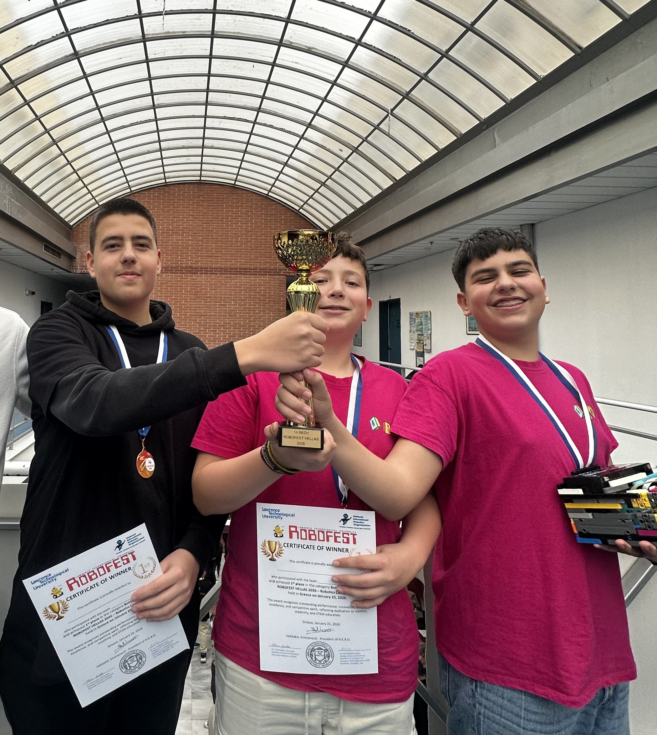 Πρωτιά για μαθητές στη ρομποτική