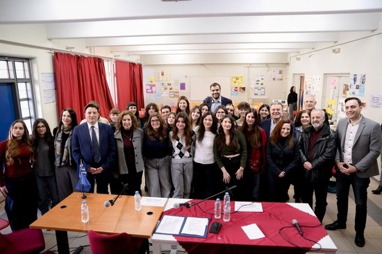 Επίσκεψη Σοφίας Ζαχαράκη και Παύλου Μαρινάκη στο 2ο ΓΕΛ Γέρακα