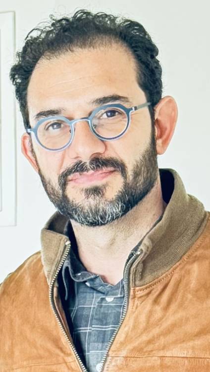 Καθηγητής Νικόλαος Κομούτος