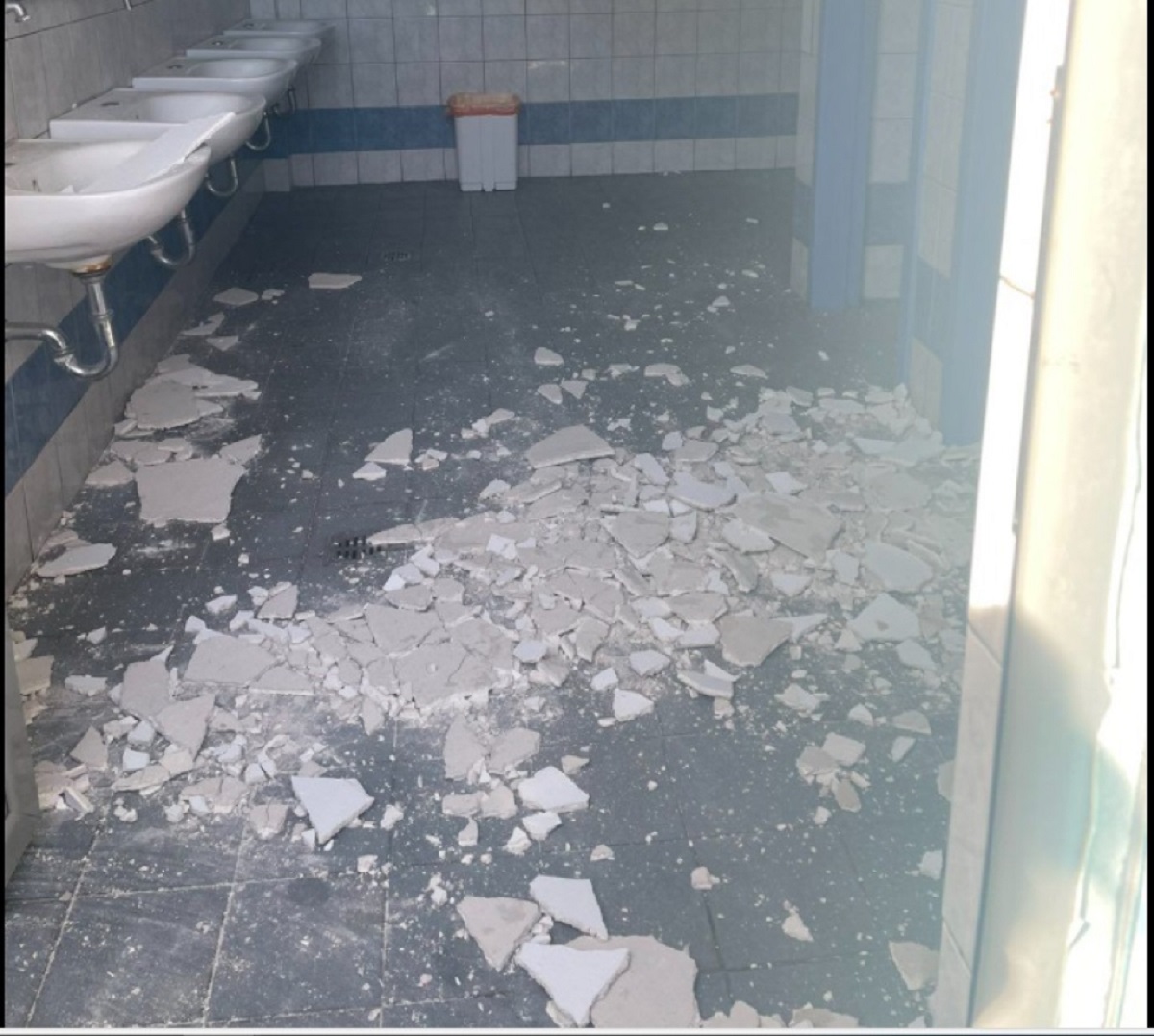 Πτώση σοβάδων σε σχολείο