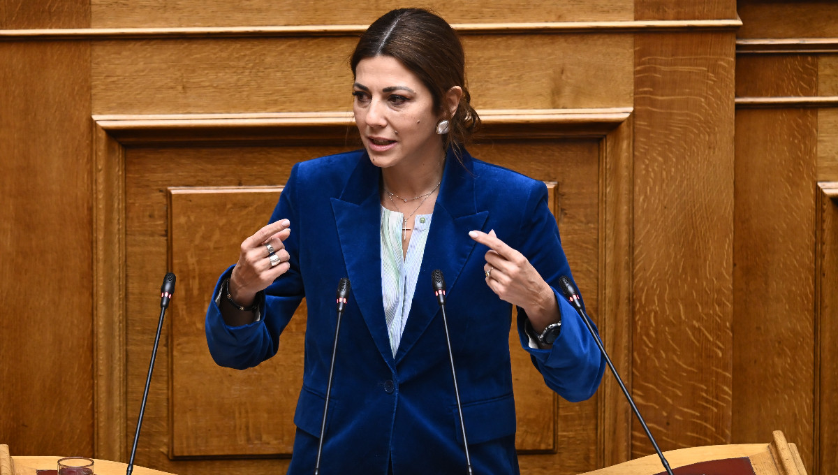 zaxaraki_vouli.jpg Η Υπουργός Παιδείας, Σοφία Ζαχαράκη