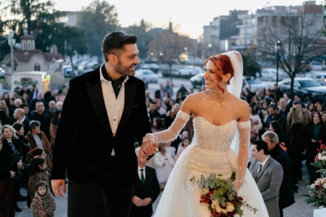 Γάμος στην Κομοτηνή, νηπιαγωγός παντρεύτηκε με παρανηφάκια τους μαθητές της