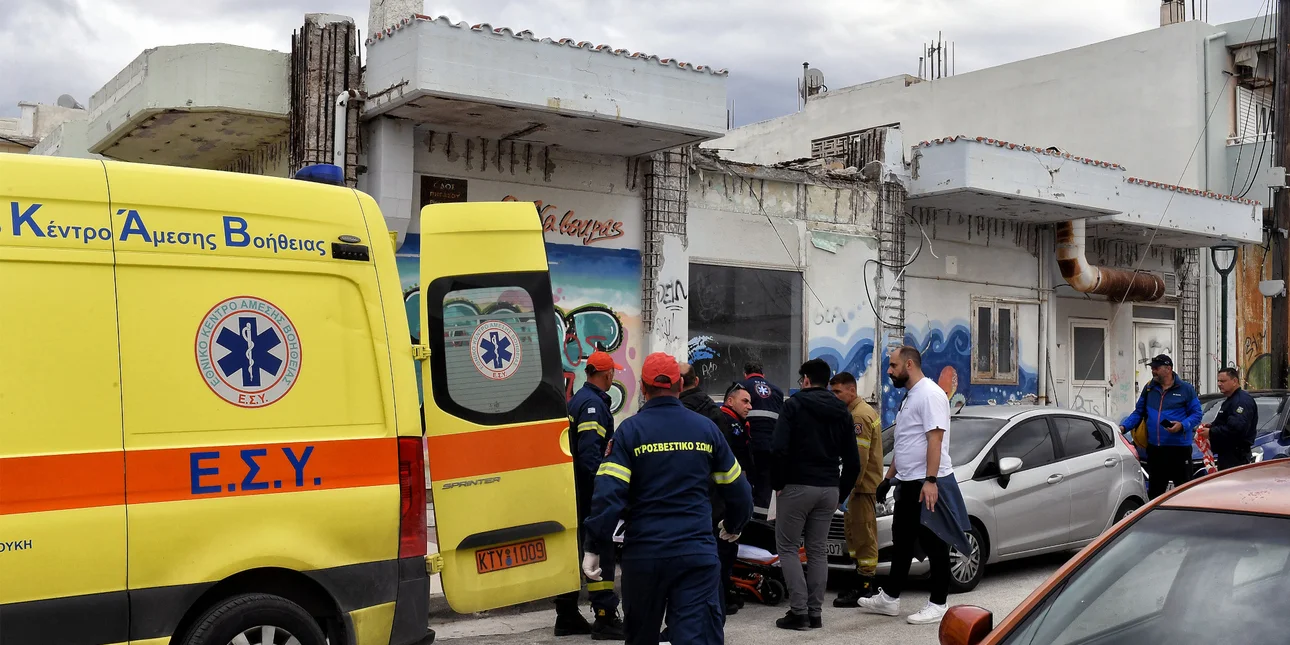 asthenoforo-intime.jpg Ασθενοφόρο, Παξοί