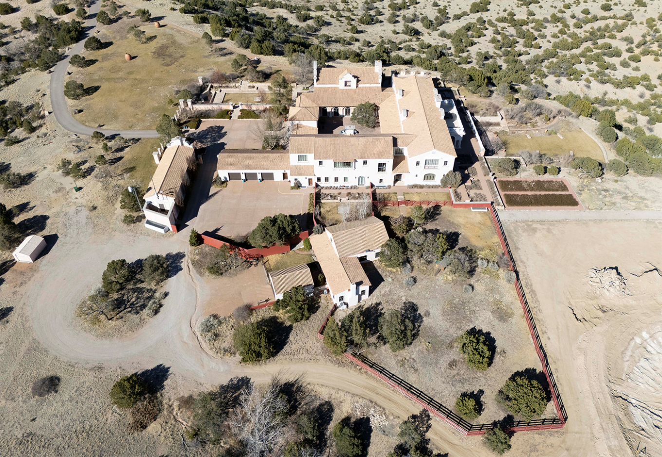 Mαρτυρίες από το σκοτεινό ράντσο του Επστάιν