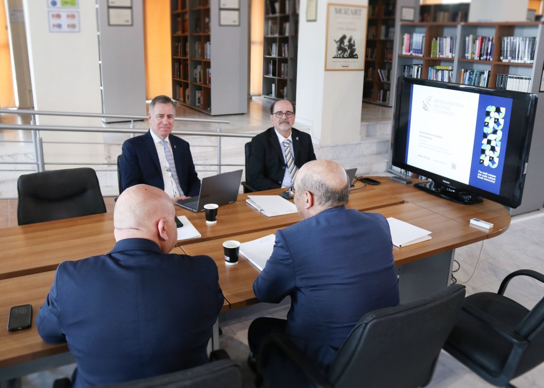 Συνάντηση του Πρύτανη του ΔΙ.ΠΑ.Ε. με τον Πρέσβη της Αρμενίας