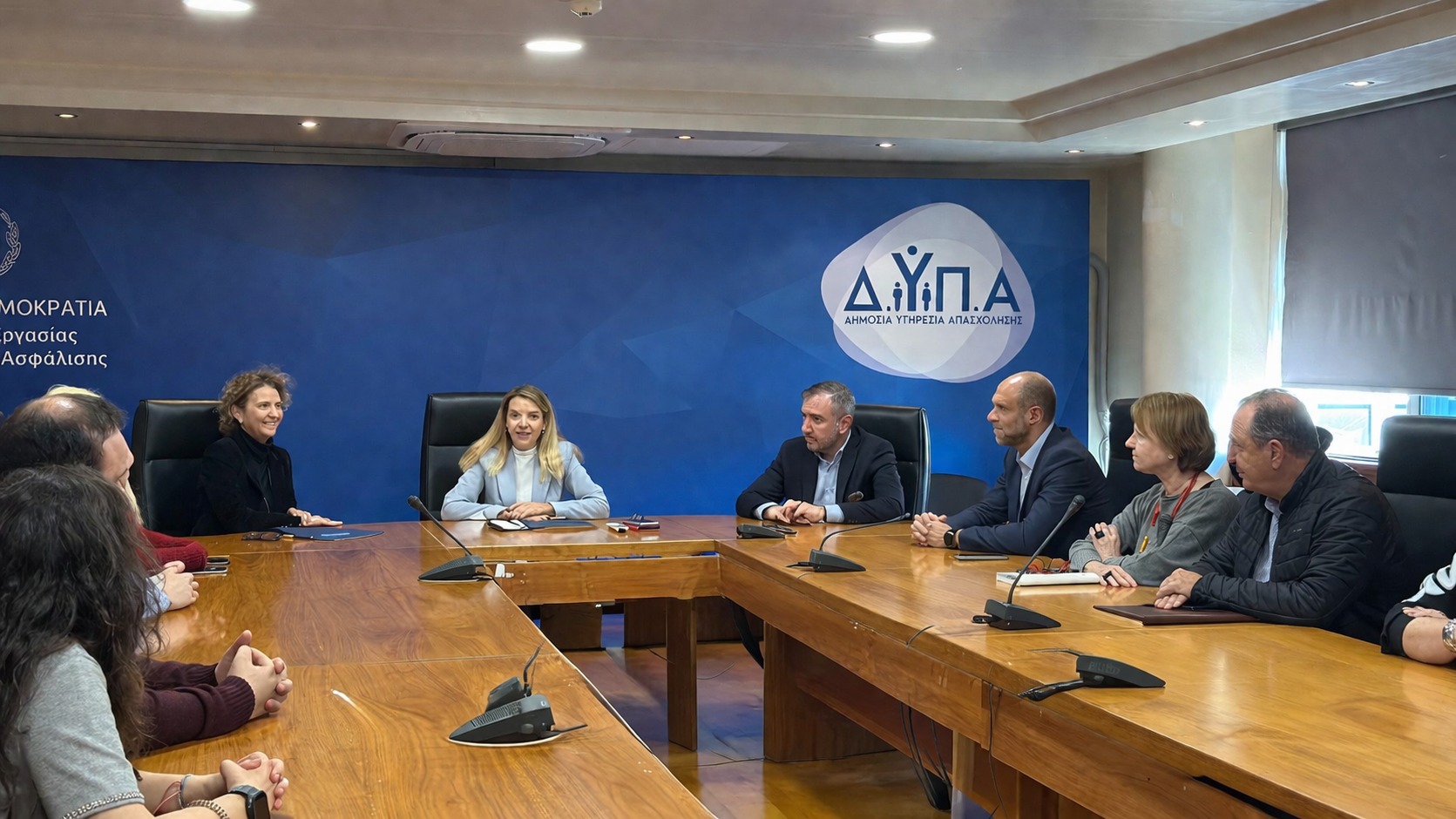 Μνημόνιο Συνεργασίας ΔΥΠΑ – ΑΒΑΞ για την ενίσχυση της επαγγελματικής εκπαίδευσης και της απασχόλησης στον κατασκευαστικό κλάδο ΤΜΗΜΑ ΕΠΙΚΟΙΝΩΝΙΑΣ & ΔΗΜΟΣΙΩΝ ΣΧΕΣΕΩΝ Δ.ΥΠ.Α. 13:42 ​Με εκτίμηση Tμήμα Επικοινωνίας & Δημοσίων Σχέσεων Διεύθυνση Γραμματείας Διοίκησης press@dypa.gov.gr