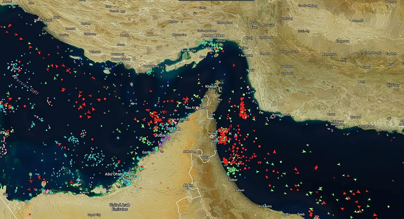 Το Ιράν ξεκαθάρισε ότι «τα σκάφη που συνδέονται με τον εχθρό» θα αποκλειστούν από τη διέλευση των Στενών του Ορμούζ