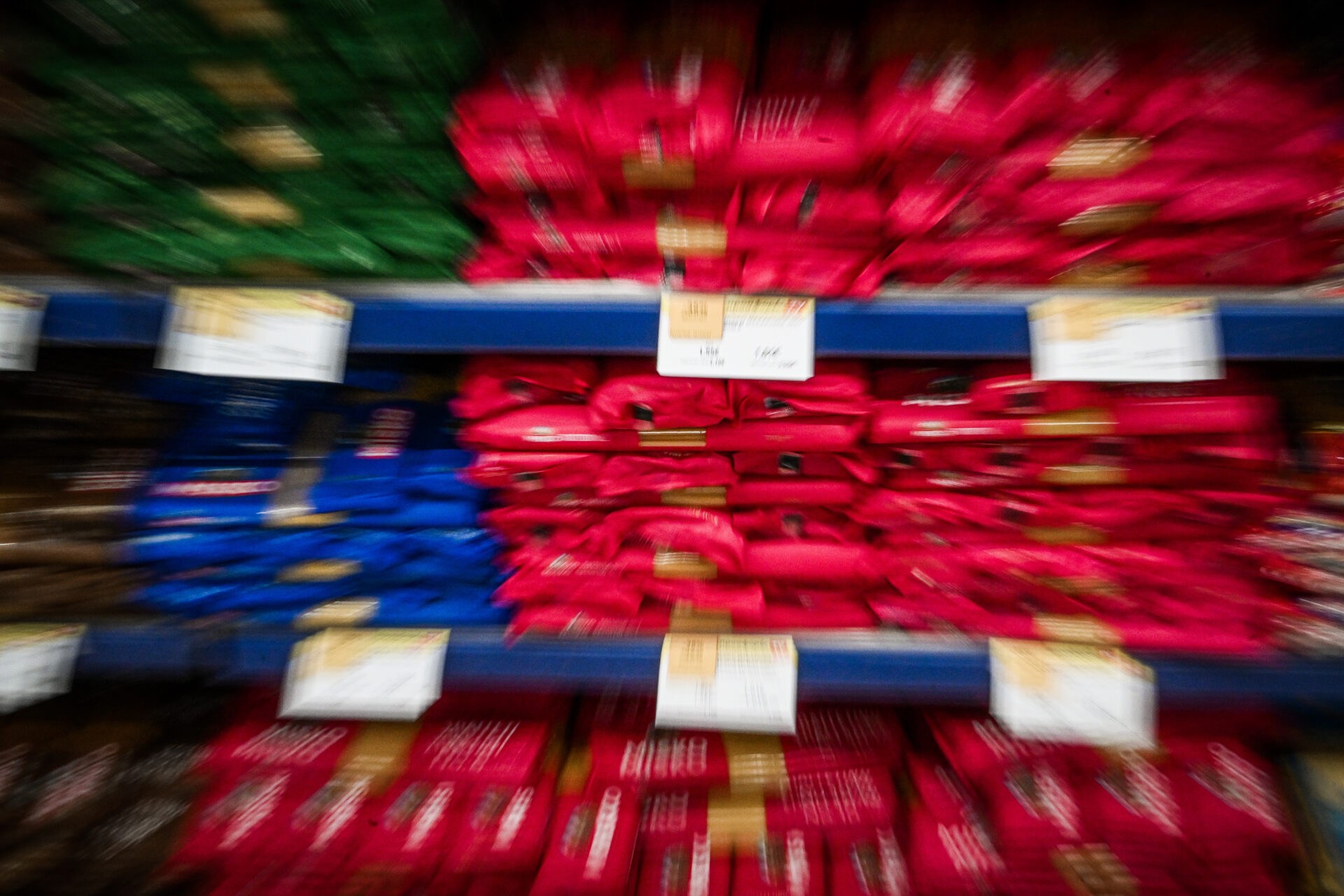 Φωτογραφία από σούπερ μάρκετ σε ράφι με ζυμαρικά