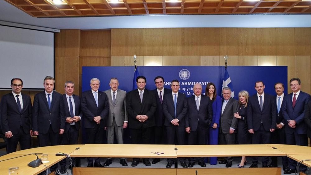 Υπογραφή της σύμβασης της Β΄ Φάσης του προγράμματος "Μαριέττα Γιαννάκου" για την ανακαίνιση 238 Σχολικών Κτιρίων