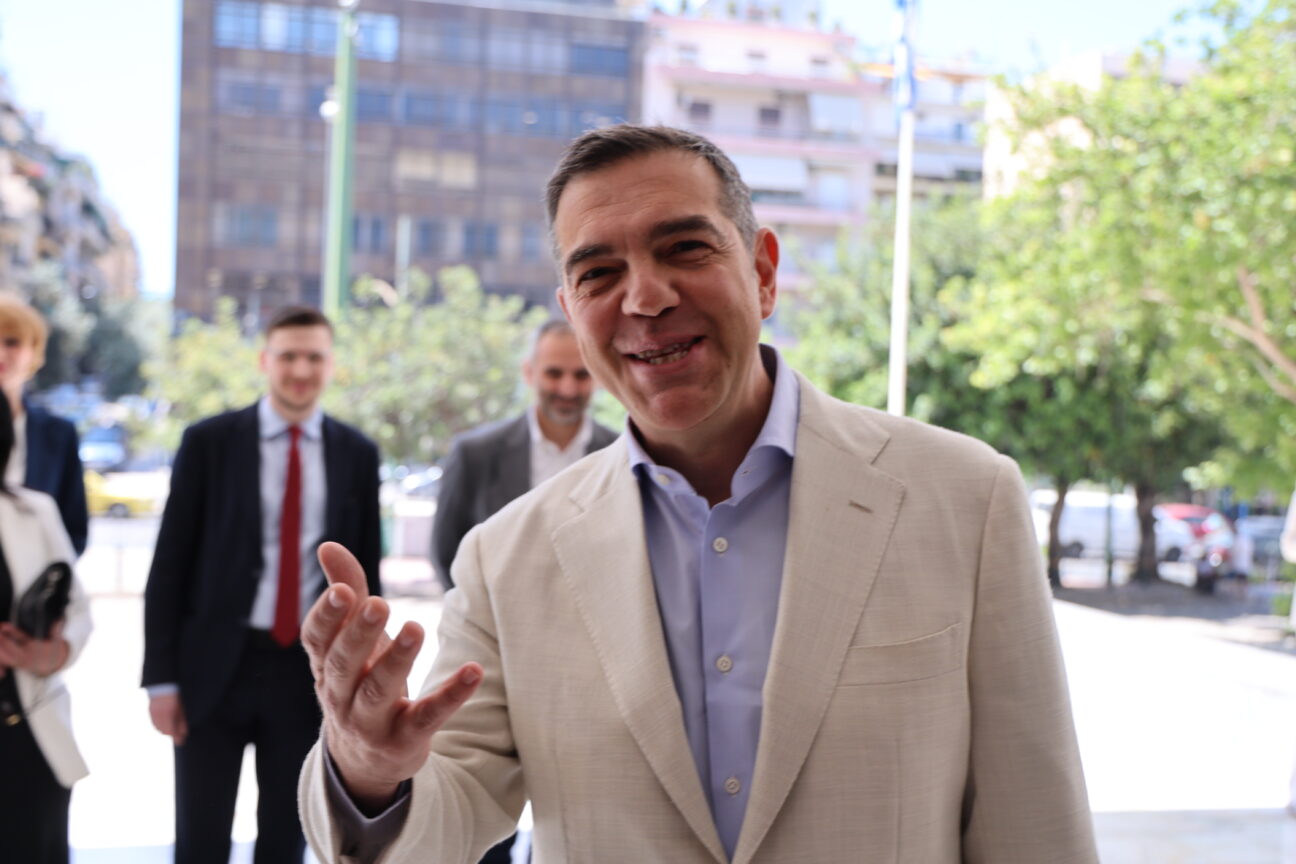 Στον Άρειο Πάγο η κατάθεση απο τον Αλέξη Τσίπρα της ιδρυτικής διακήρυξης και των υπογραφών για την ίδρυση του νέου κόμματος “Ελληνική Αριστερή Συμπαράταξη” (ΕΛΑΣ)