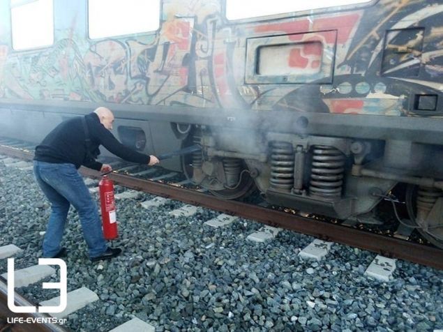treno-fwtia.jpg Φωτιά σε αμαξοστοιχία