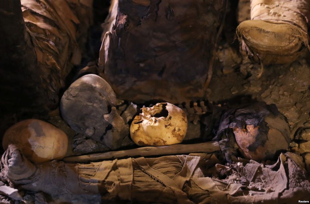 mumes_aigypt6.jpg mumes_aigypt6.jpg