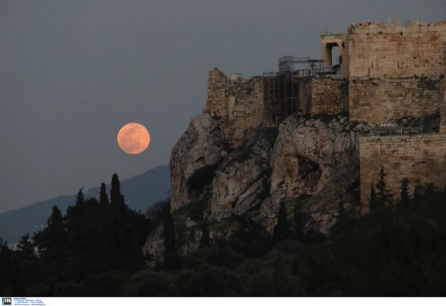 Υπερπανσέληνος στην Αθήνα