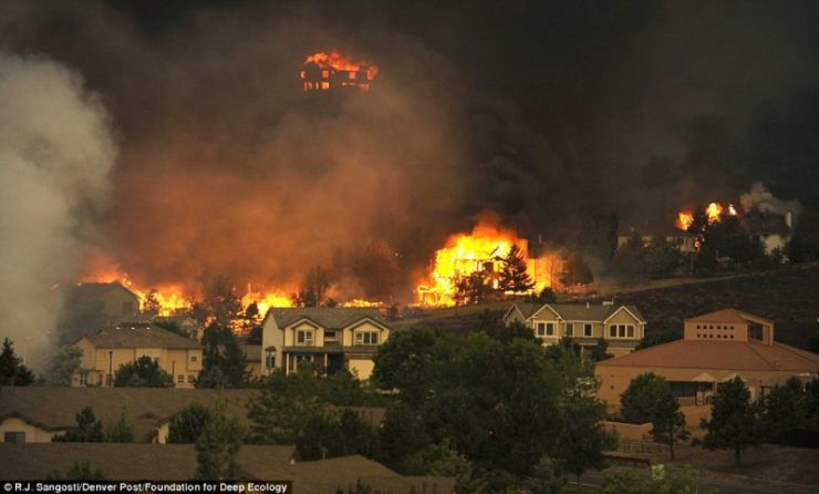 Πυρκαγιά μαίνεται στο Κολοράντο,τα αυξημένα συμβάντα τρομερών πυρκαγιών είναι αποτέλεσμα της κλιματικής αλλαγής