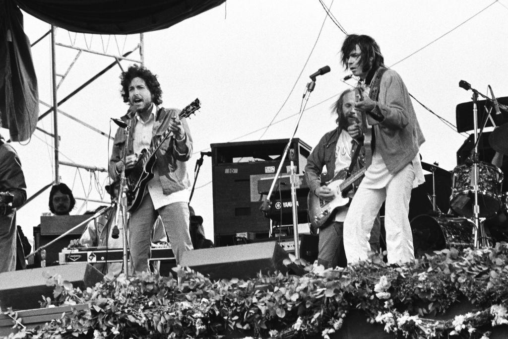 bob-dylan-neil-young-march-1975-1024x683.jpg bob-dylan-neil-young-march-1975-1024x683.jpg