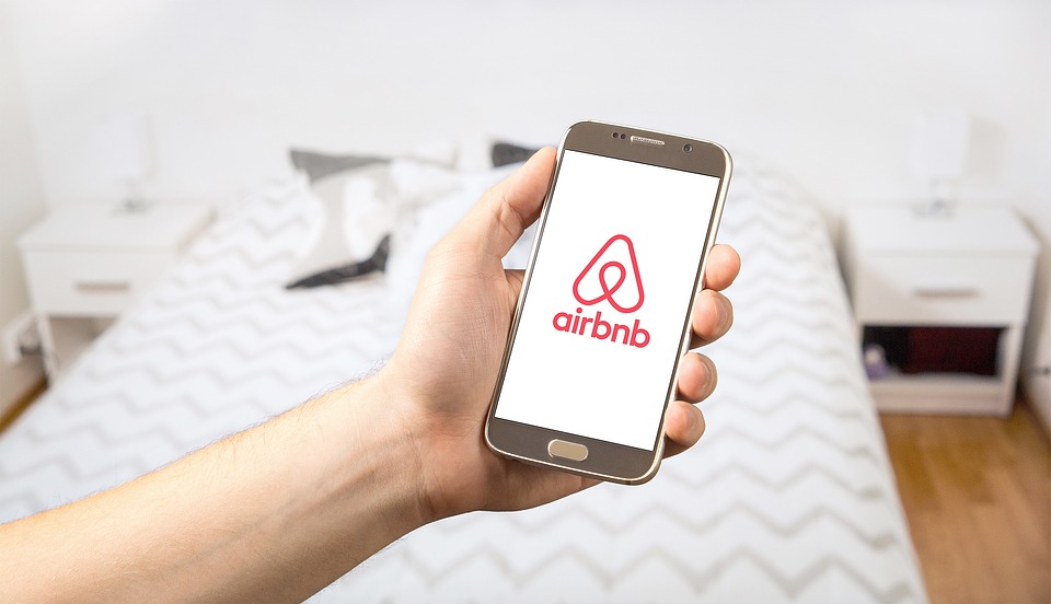 airbnb σπίτια