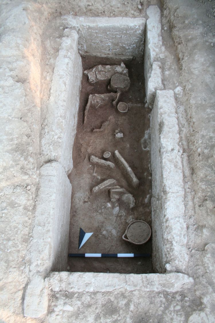 Εικ. 8: Κιβωτιόσχημος τάφος στην περιοχή Μερκούρη (πρώιμη ελληνιστική περίοδος).