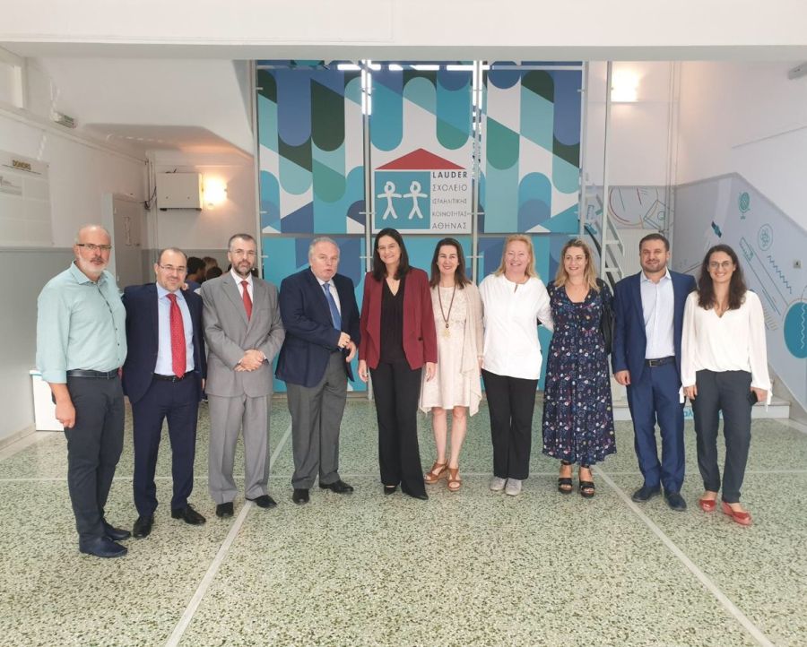 niki_kerameos_kai_sholeio_israilitikis_koinotitas.jpg Νίκη Κεραμέως και Σχολείο Ισραηλιτικής Κοινότητας
