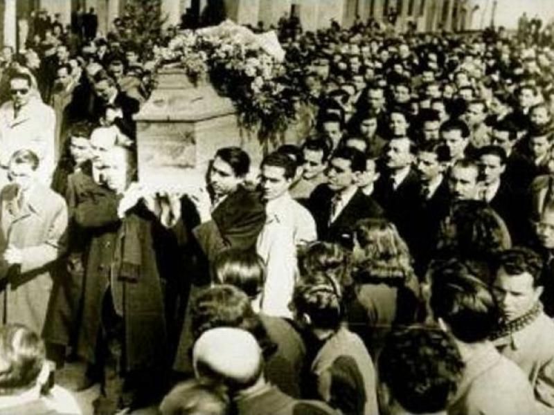 kostis_palamas_i_kideia_toy.jpg Κωστής Παλαμάς - Η κηδεία του