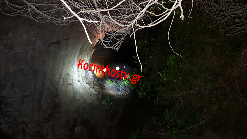 korinthos1.jpg Τέσσερις άνθρωποι ανασύρθηκαν νεκροί από σπήλαιο στο Λουτράκι