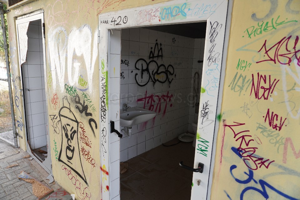 koumpes_gymnasio_vandalismoi22.jpg koumpes_gymnasio_vandalismoi22.jpg