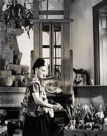 frida_kahlo.jpg frida_kahlo.jpg