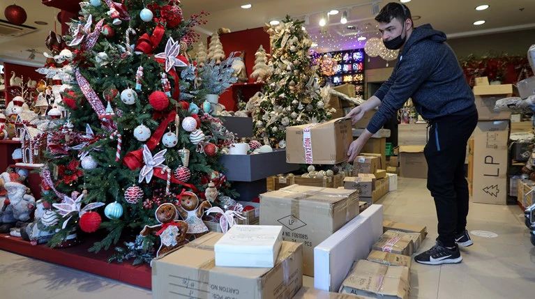 Αγορές Χριστουγέννων - Προσπάθεια να «σωθούν» τα καταστήματα 