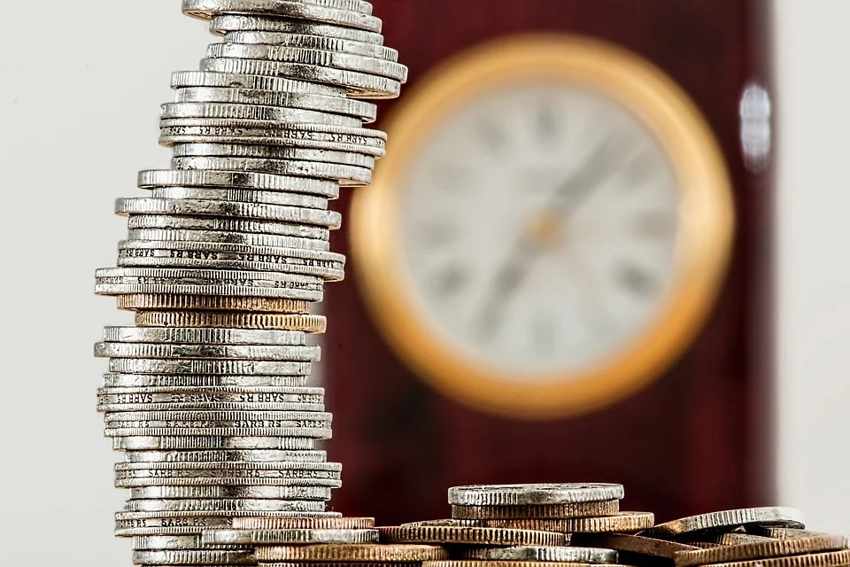 money_coins_xrimata_lefta_euros.jpg Πότε πληρώνονται τα κοινωνικά επιδόματα Δεκεμβρίου
