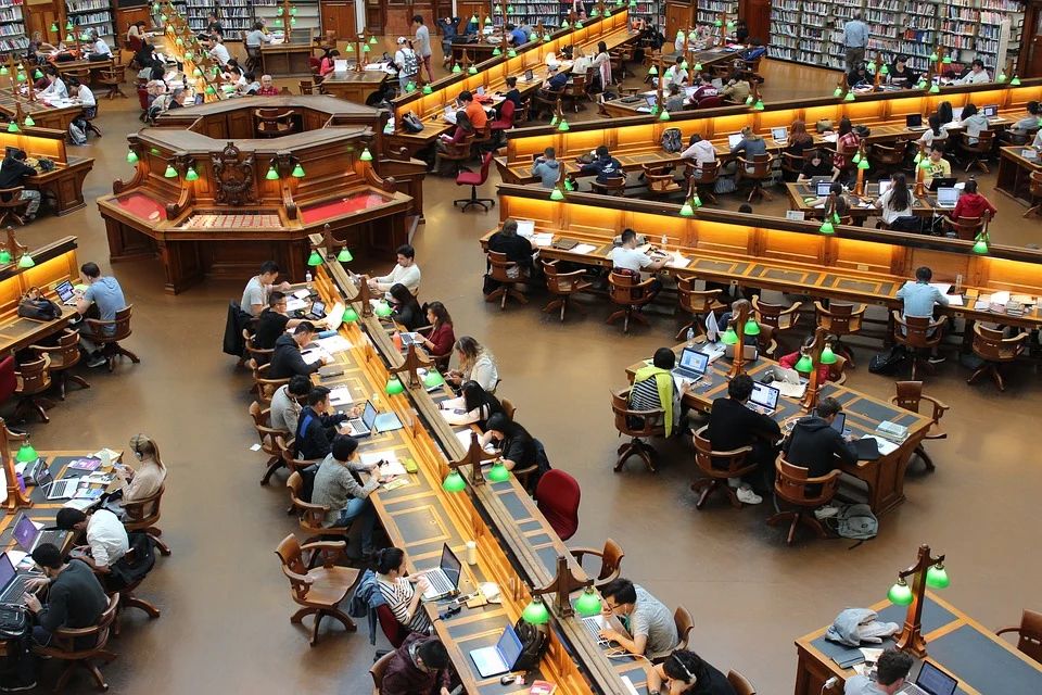 πανεπιστημιακή βιβλιοθήκη, φοιτητές, πανελλήνιες, πανελλαδικές 2021, εισαγωγή στην τριτοβάθμια εκπαίδευση