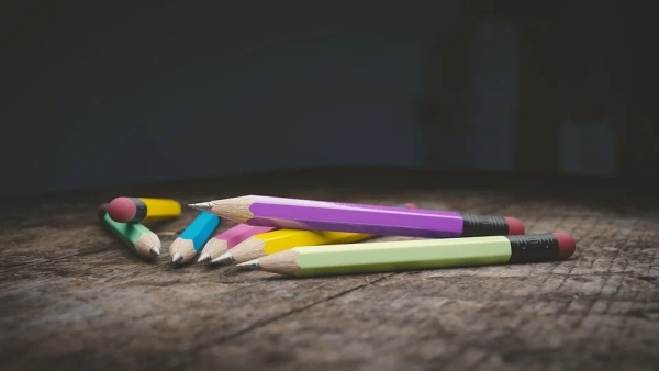 school_pencils.jpg μολύβια, υπηρεσιακά συμβούλια