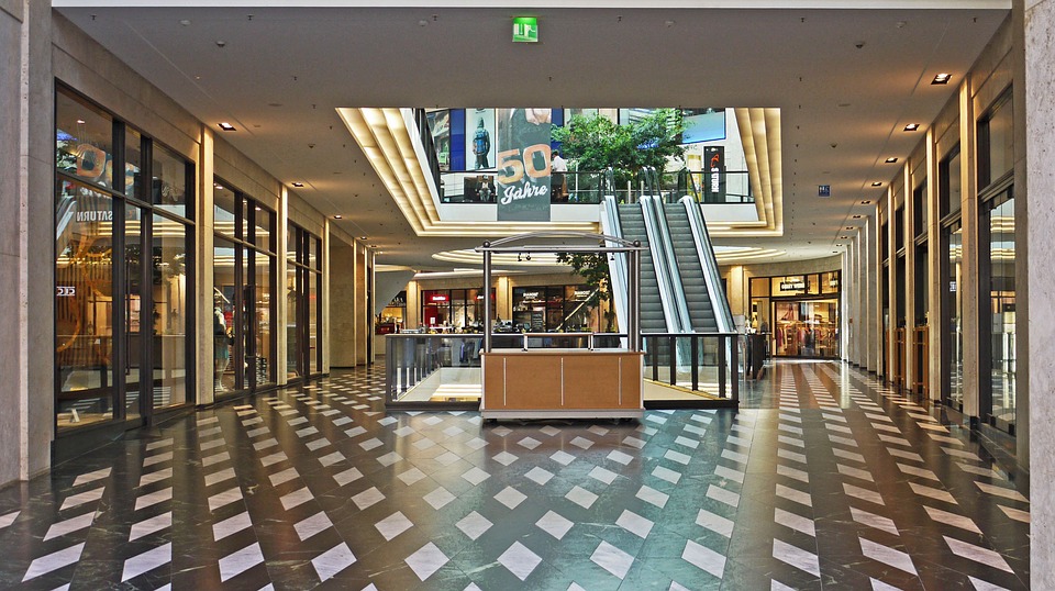 mall_shopping_psonia_katastimata_epixeiriseis.jpg Καταστήματα: «Φρένο» στον κόφτη - Συνεχίζονται τα sms