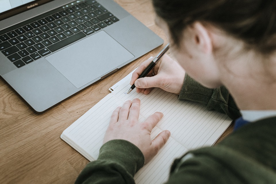 laptop_pc_tilekpaideusi_mathitew.jpg laptop_pc_tilekpaideusi_mathitew.jpg