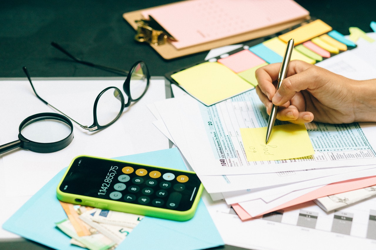 forologia_calculator_money_2.jpg Φορολογικές ρυθμίσεις