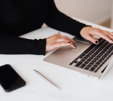 ergazomenos thlergasia