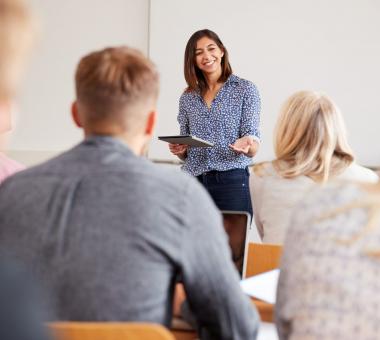 ekpaideutes enilikwn