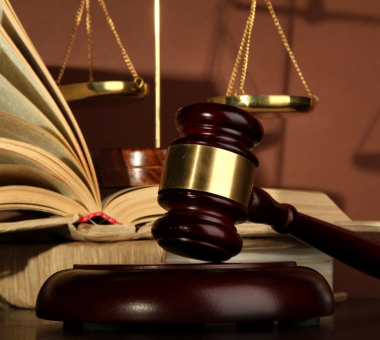 δικαστήρια