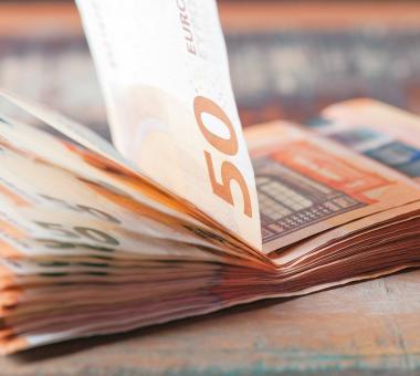 Μετρητά σε χαρτονομίσματα των 50 ευρώ