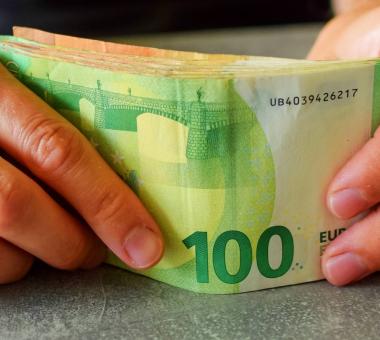 Επίδομα, λεφτά