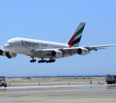 emirates-airbus-a380-landing.jpg