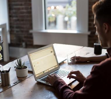 ανεργία, επίδομα ανεργίας, εργαζόμενος, ΟΑΕΔ