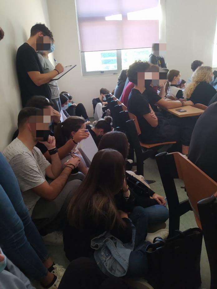 img-0306b97cc3c60d92fea1df6bdfd4869e-v.jpg Φοιτητές του τμήματος Μηχανικών Επιστήμης των Υλικών