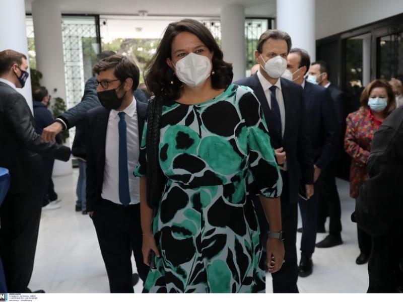 Ο Ρουβίκωνας έκανε παρέμβαση στο σπίτι της Ν.Κεραμέως - Η απάντηση της υπουργού