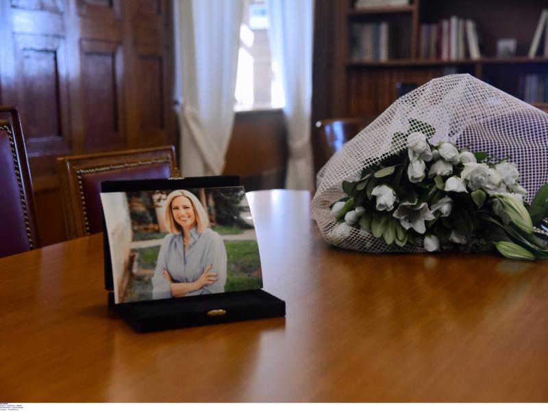 Φώφη Γεννηματά: Σήμερα η κηδεία της - Λαϊκό προσκύνημα στη Μητρόπολη
