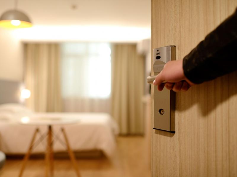 Τραγωδία στη Θεσσαλονίκη: 43χρονος νεκρός σε δωμάτιο ξενοδοχείου